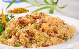 牛肉饭 Riso saltato con vitello 