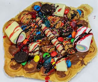 Combo Gofre Con 4 Toppings Y Bebida