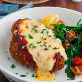 Snitel de pui parmegiana
