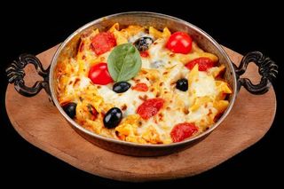 PENNE SICILIENE AL FORNO CU MASLINE SI PUI 300g