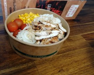 Ensalada Bowl De Pollo Brasa 