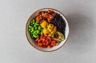 Poké Bowl De Salmón Marinado