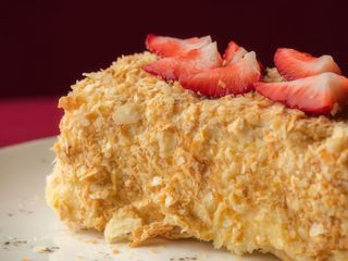 Наполеон з полуницею