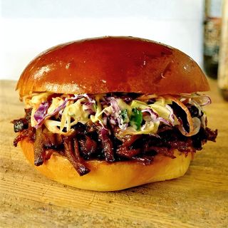 Фирменный бургер с говядиной