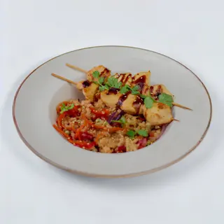 Шашлычки из курицы с рисом и овощами (370 гр.)