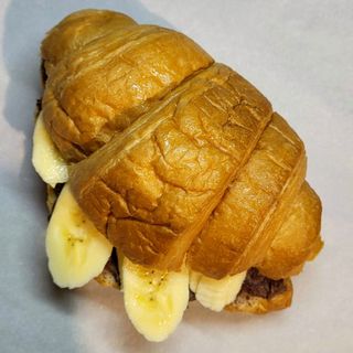 Круасан з бананом (150г)