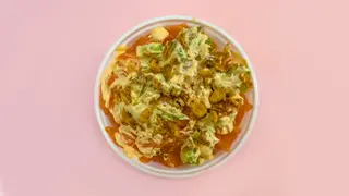 Tartare di Salmone avocado spicy cipolla croccante