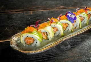 SALMON TARTAR ROLL