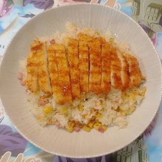 20b Arroz De La Casa Con Pollo De Pan Rallado Frito