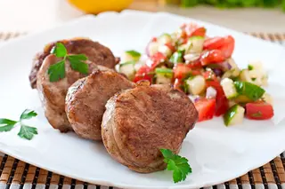 Svinjski medaljoni sa pecurkama300g+100g pekarski