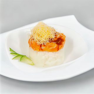 87. Tartare di sake con riso