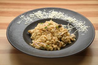 Rižoto sa piletinom i pečurkama