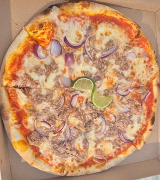 Pizza Tonno  Ø 32cm