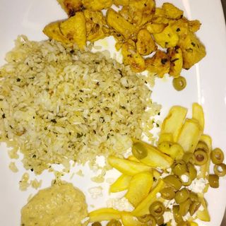 Pollo Marinado En Salsa De Yogur