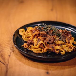 Талиатели с ругу от телешки бузи 