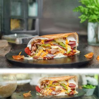 Палачинка с кренвирш, гауда, бекон, домати, зелени чушки