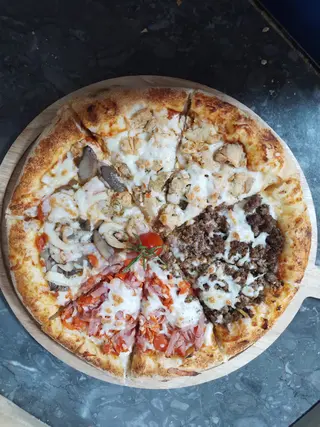 Pizza Quatre Saisons