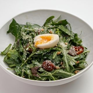 Теплый салат с кониной