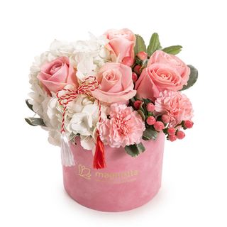 Aranjament floral cu trandafiri "Soft Touch"