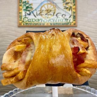 Cartocciata wurstel e patatine