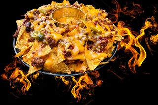 Nachos con carne, iute - mare