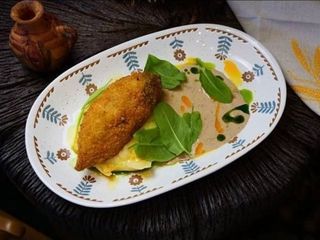 Котлета по-Київськи з трюфельним соусом