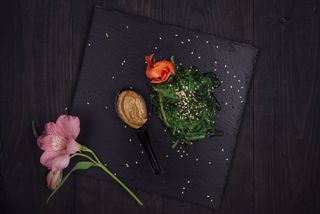 Salata de alge chuka