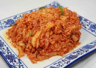 Arroz frito con kimchi