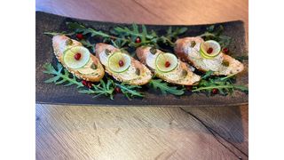 Bruschete cu cremă de ton