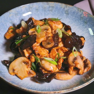 PUI CU CIUPERCI SI URECHI DE LEMN 360 GR