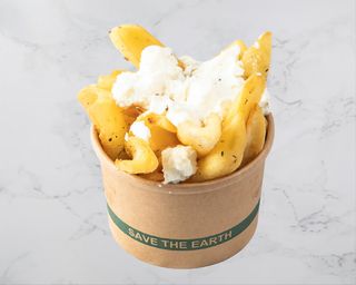 Tapa De Patatas Fritas Con Feta