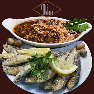 Sardinha frita com arroz de feijão