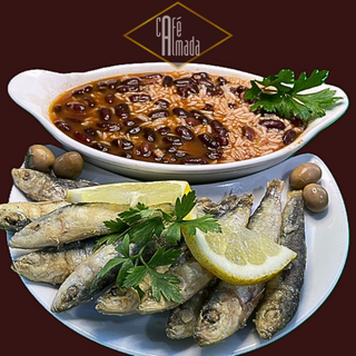 Sardinha frita com arroz de feijão