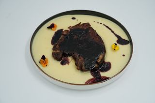 Ceafă de vită cu spumă de cartofi