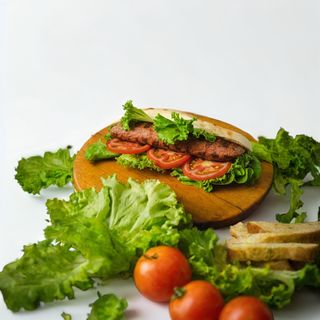 Punjeni leskovački ćevap 320 gr u lepinji