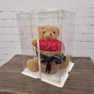 Плюшено мече с кошница със сапунени цветя в луксозна кутия