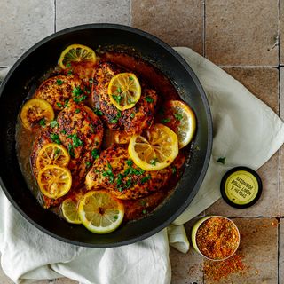 Pollo con salsa de limón