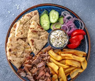 Gyros la farfurie cu carne de pui