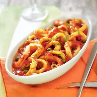 Calamari in sos de rosii cu usturoi