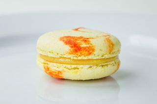 Макарун манго-маракуя