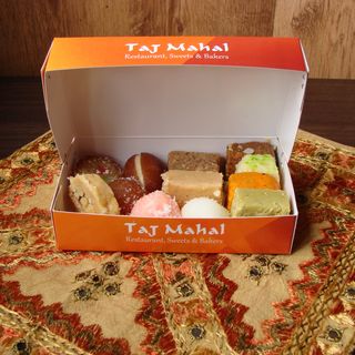 1 Kg Box of mixed sweets