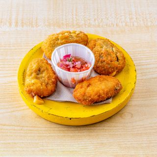 Jalapeños Rellenos de Queso Cheddar