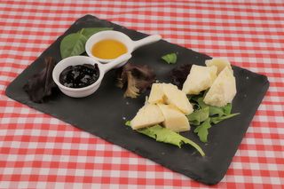 Queso, miel y mermelada