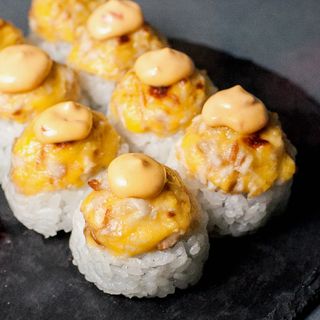  გამომცხვარი როლი ქათმით