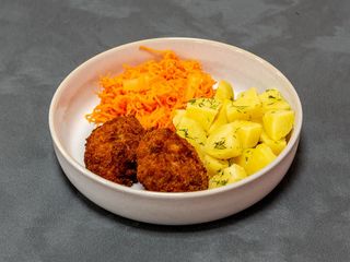 Zestaw z kotletem smażonym 