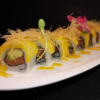 Uramaki De Mango Salmón (8 Uds.)