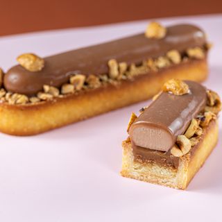 Caramel tart with chocolate mousse