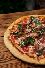 პიცა პროშუტით