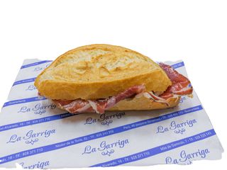 Bocadillo De Paletilla De Cebo