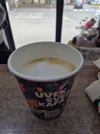 Espresso sa mlekom za poneti